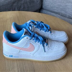 Women’s Nike 7.5 pink blue
